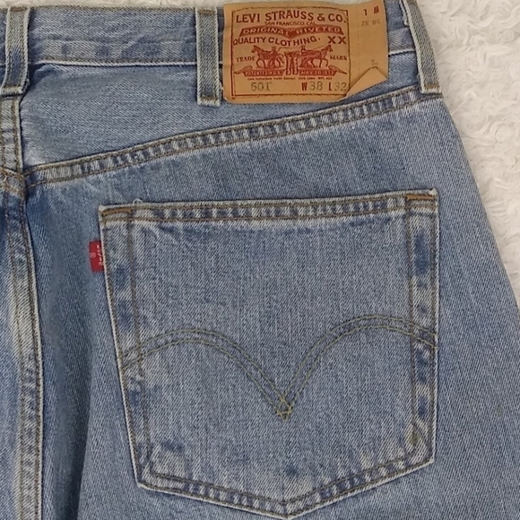 Levi's 501 Blue Light Wash Five Pocket Button Fly Mid Rise Straight Leg Jean - Picture 8 of 10